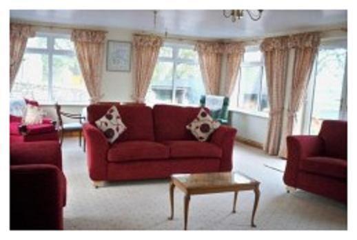 West Woodburn Yellow House מראה חיצוני תמונה